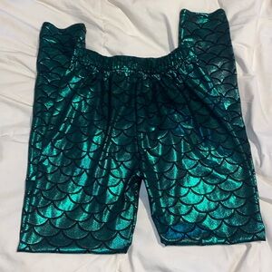 Green and black Mermaid scale leggings size small